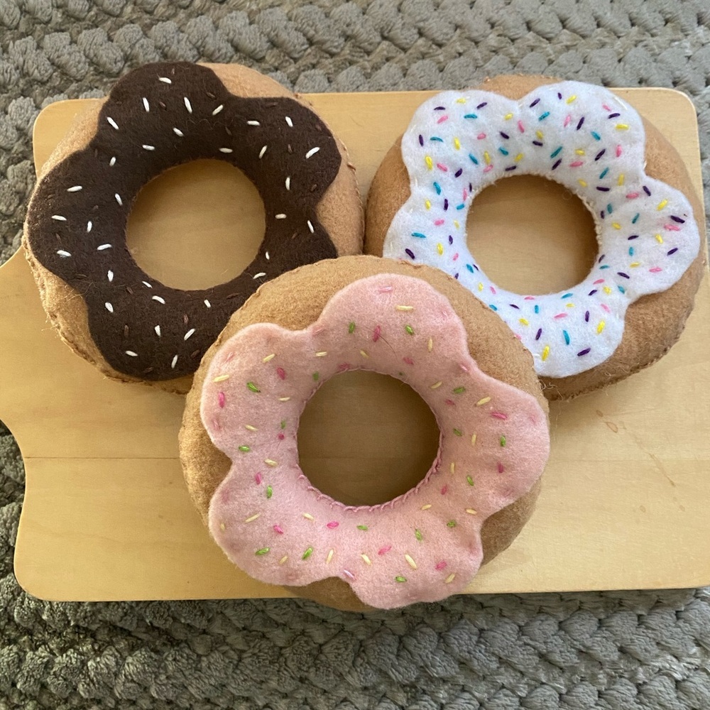 Custom felt play food donuts strawberries & a pasta dinner/toy food/play food​